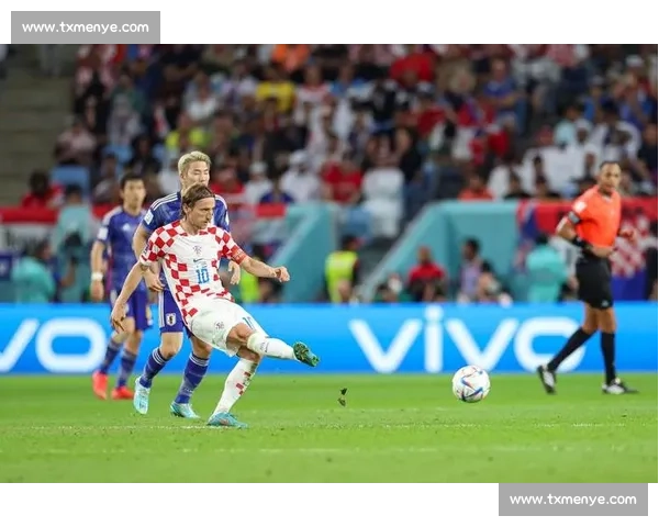 世界杯舞台皇马vs强敌巅峰对决引爆全球球迷热情荣耀之战书写传奇夜晚 世界杯舞台皇马vs强敌巅峰对决引爆全球球迷热情荣耀之战书写传奇夜晚